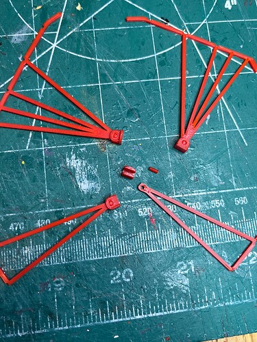SA6 Fueling Retract Mechanism Hinges