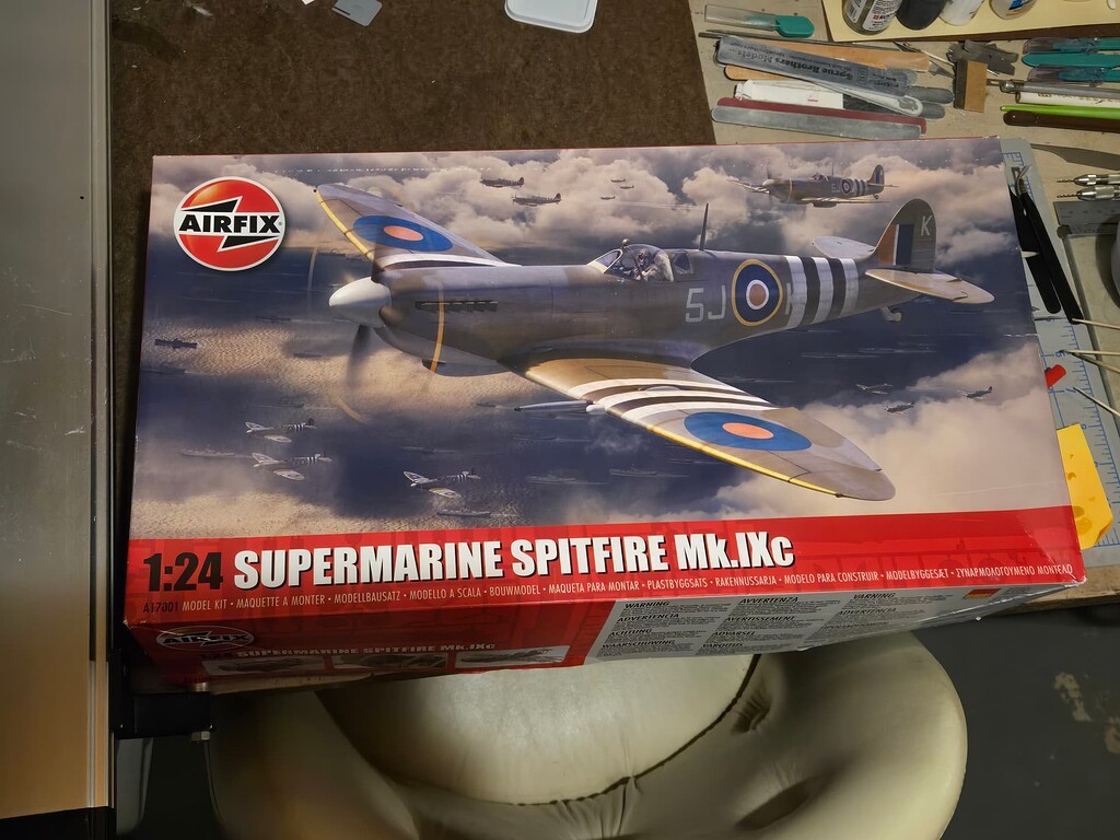 A long build of the BIG Airfix Spitfire Mk.IXc (1/23/2026 update