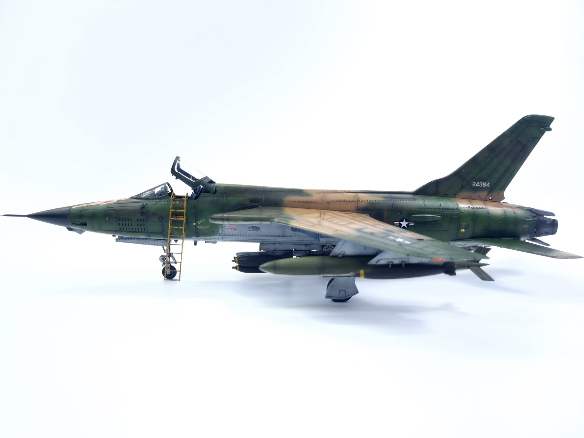 1/72 Trumpeter F-105D Thunderchief - Aircraft - Finescale Modeler