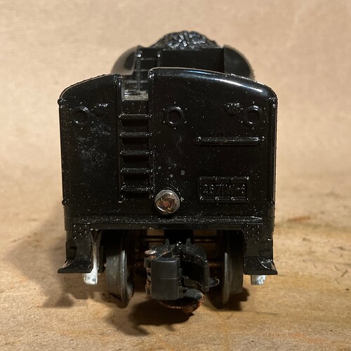 Lionel_8100_N&W_J_4-8-4_18