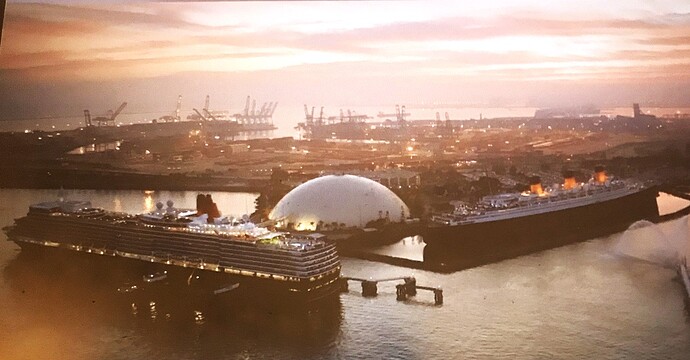 Queen Mary & Queen Mary 2 Long Beach