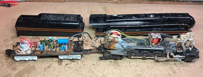 Lionel_8100_N&W_J_4-8-4_19