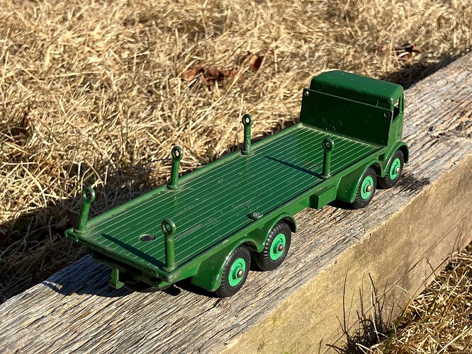 Dinky_905_02
