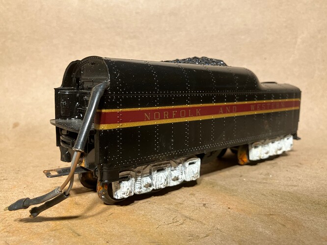 Lionel_8100_N&W_J_4-8-4_11