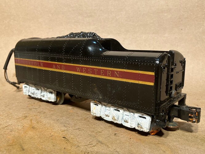 Lionel_8100_N&W_J_4-8-4_14