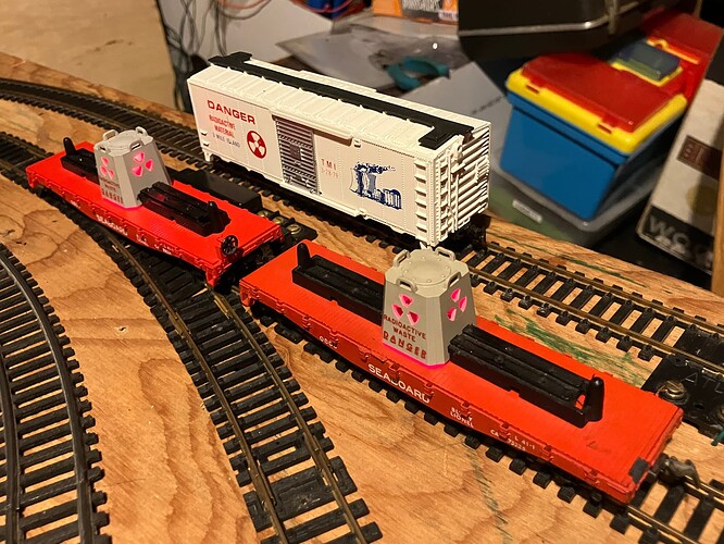 Lionel_HO_TMI_Boxcar_and_0805_Flatcars