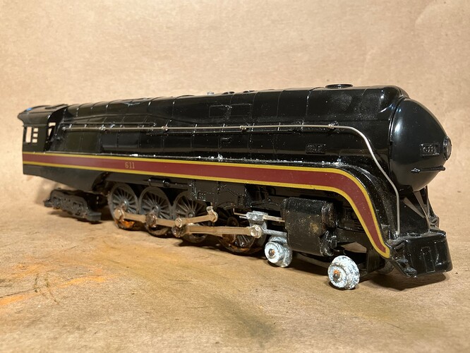 Lionel_8100_N&W_J_4-8-4_04