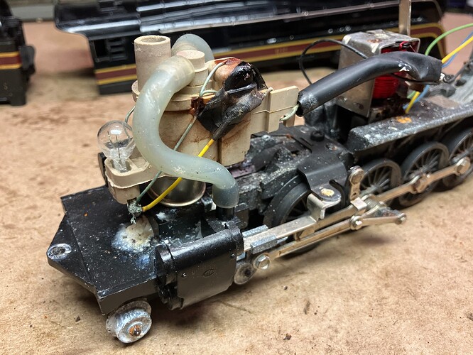 Lionel_8100_N&W_J_4-8-4_24