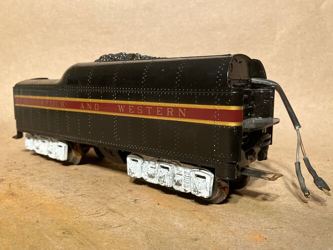 Lionel_8100_N&W_J_4-8-4_12