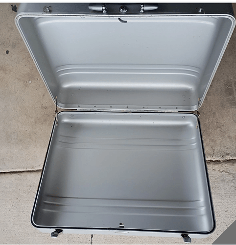 Halliburton Los Angeles Aluminum Suit Case
