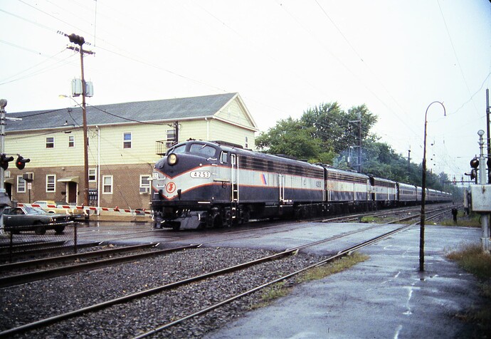 NJT E-8 #4253, # at South Amboy, NJ. Last run of E-8 units on NJT. Rainy day on Sept 13. 1987