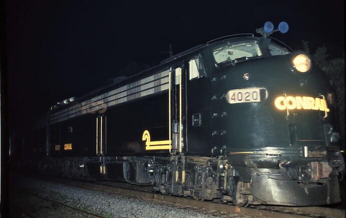 Photo 111. E-8 #4020 on eastbound OCS -  business train. Aug-1989