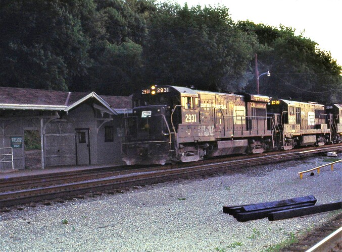 GE 2931; #2520 & #2286 unit east at Lewistown, PA July 16, 1976