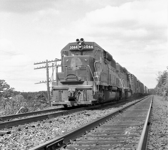 CNJ. SD-40 #3066 & #3067 at M.P. 38 near Raritan, NJ. July 1972