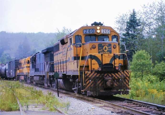 D&H. Maine Central GP-38 #260, U23B #190 & MEC U25B #231. Pratt Rd, August 1984