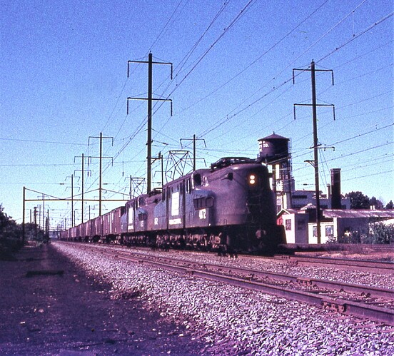 Penn Central. GG-1 # 4872 & #4855. Tr 8 Fast Mail' No. Rahway, NJ Spet 1972