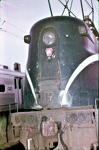 NJT GG-1 #4883   with PRR decal on front. South Amboy, NJ 1983