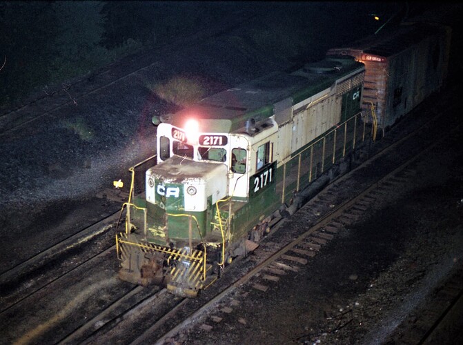 Conrail - Enola, PA. es-rreading  GP-30 #2171 drills the yard. Sept 1980.