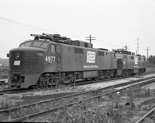 Penn Central. E-40 #4977 & #4973.  Harrisburg, Pa.  Aug 17, 1975