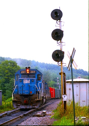 D&H. Boston & Maine GP38-2 #207 at Control Point BL.  Belden Tunnel, NY. August 1984
