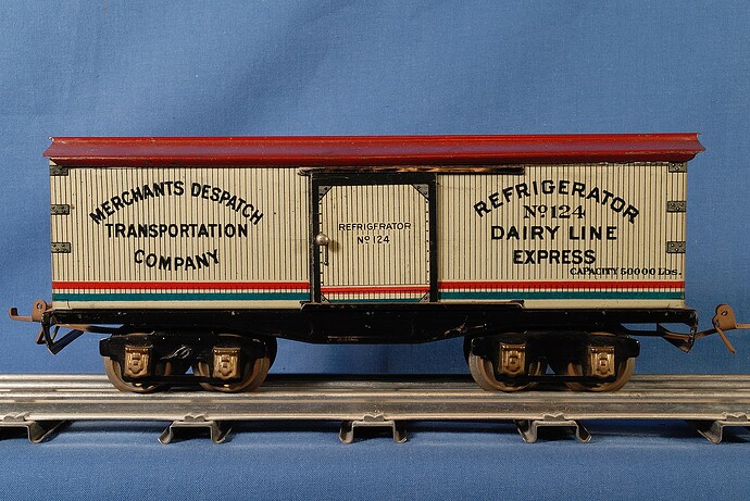 Car_Ives_9inch_Boxcar_MDT_Red_Roof