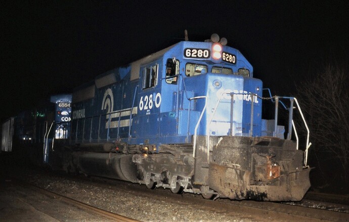 Photo 130. SD-40 #6280 & C30-7A #6554 at Prospect Ave, Piscataway, NJ. Possible train ALOI in  Sept 1985