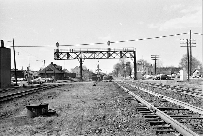 CNJ. Raritan station at Anderson Ave. August 1972