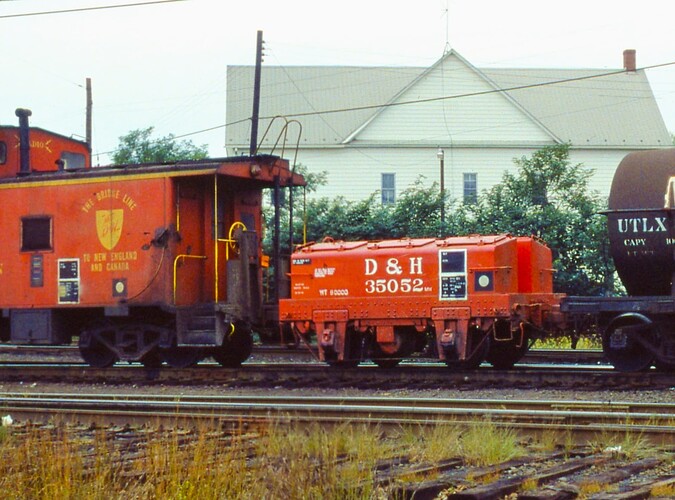 D&H. Weight car #35052. Scranton, PA. Oct 1984