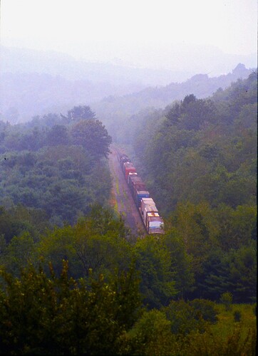 D&H. View of north freight from Walling Road above Belden Tunnel on a foggy morn in August 1984