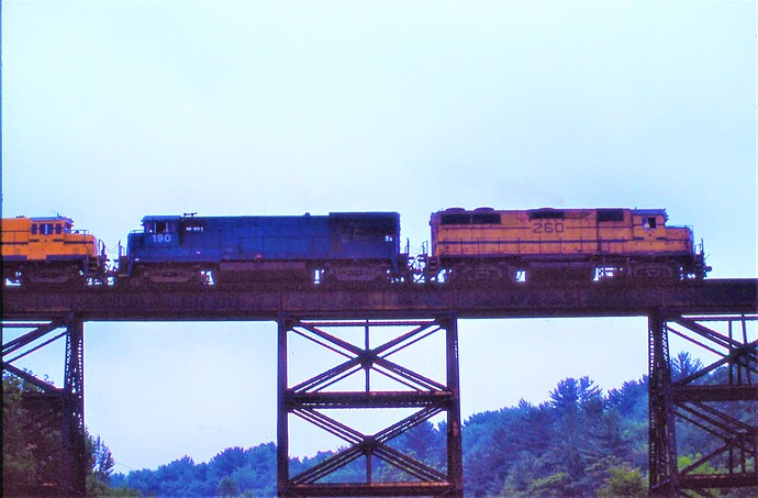 D&H freight with #260 on trestle in Hurpersville, NY in Aug 1984