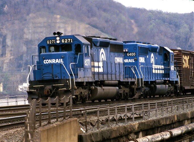 CR. SD-40 #6271, SD40-2 #6400. east on Rockville Bridge, 4-28-84