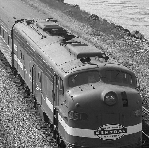 NYC 4051 E8 overhead